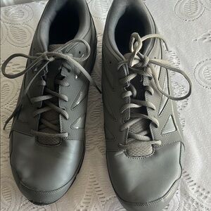 Men's Gray Athletic Shoes